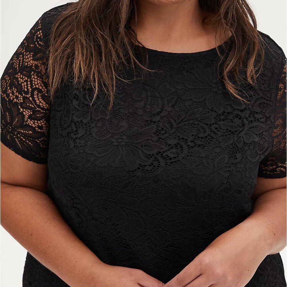 New Torrid Black Lace Fluted Dress with Pockets - Picture 2 of 3